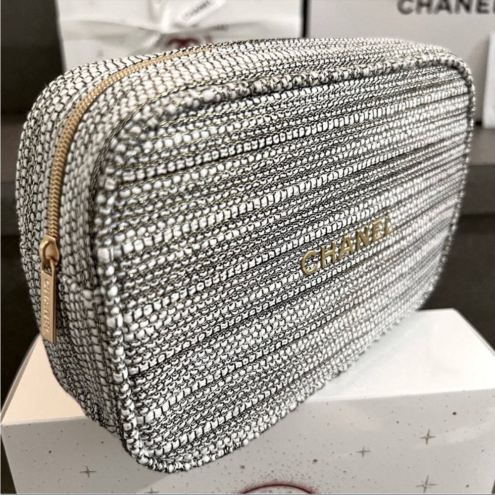 CHANEL 2022 Holiday Gift Set HYDRATION ON-HAND Essentials Set - Picture 5 of 11